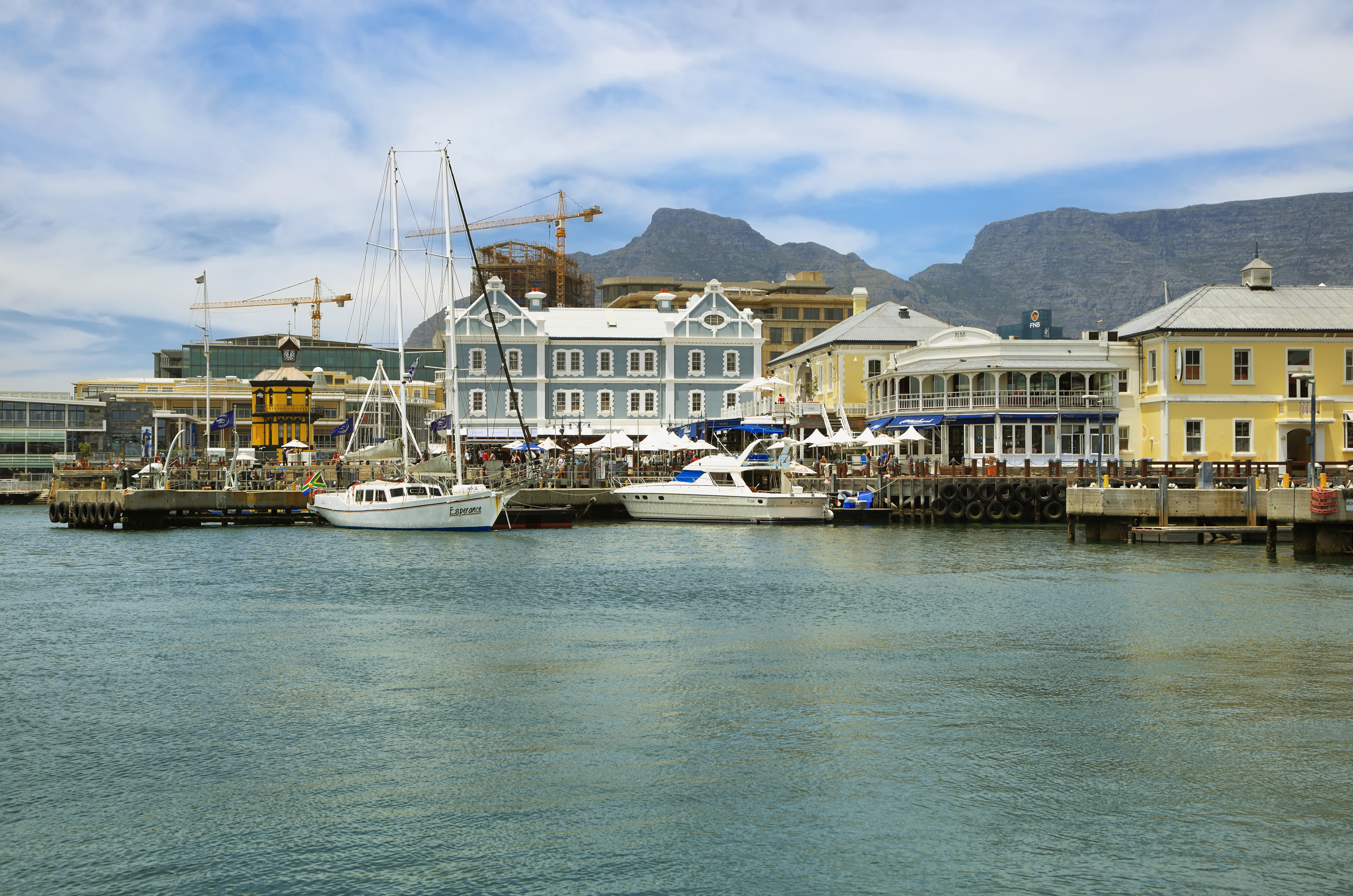 Cape Town V&A Waterfront leisure day